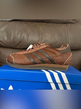adidas Brown country Japan brand new in box